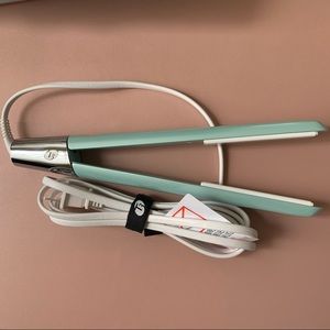 T3 singlepass luxe hair straightener